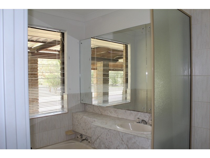 100 Robinson Road, Wandi WA 6167