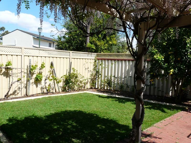 1/24 Melinga, Karawara WA 6152