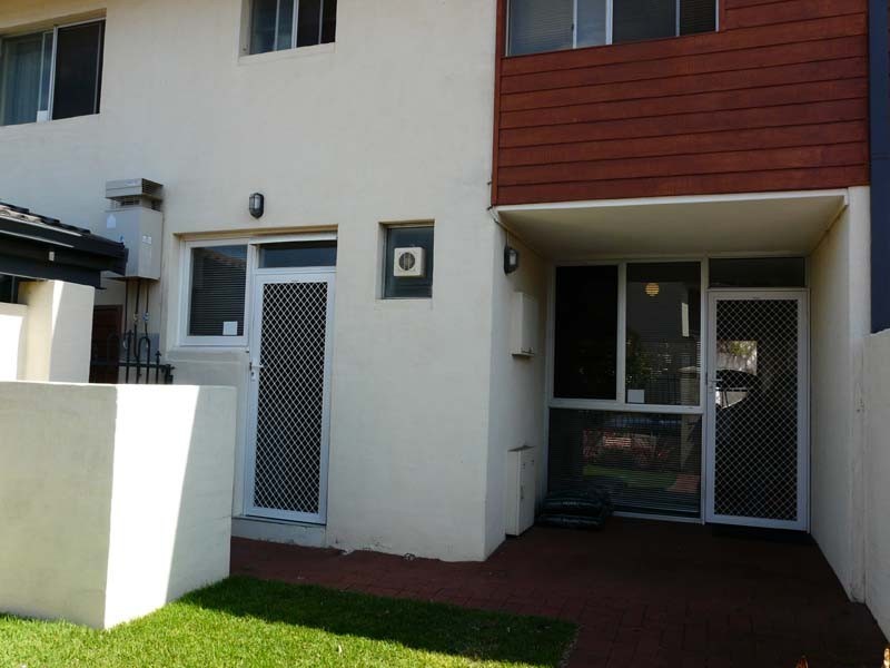 1/24 Melinga, Karawara WA 6152