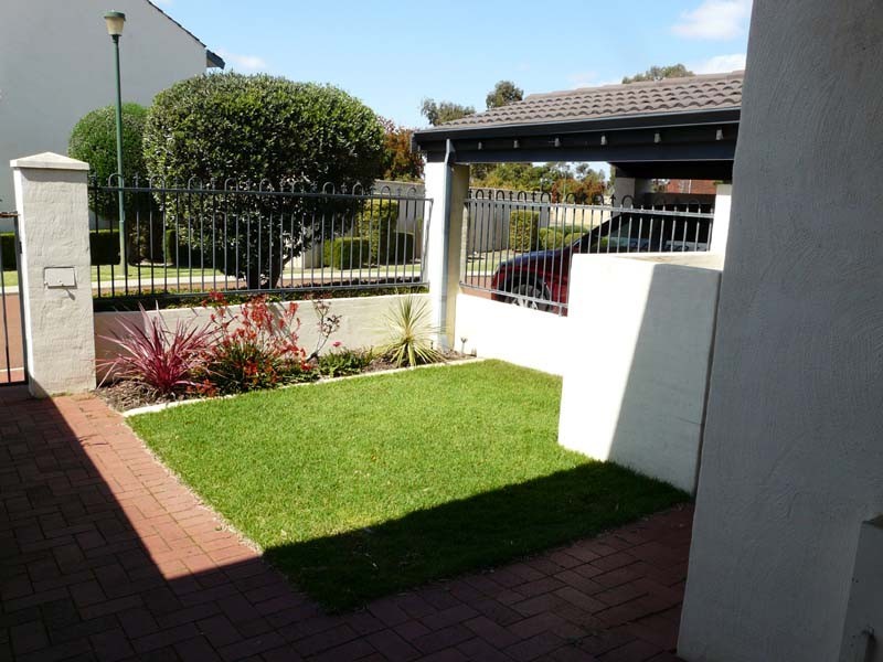 1/24 Melinga, Karawara WA 6152