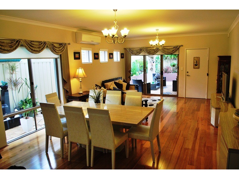 21 Landsdale Rd, Darch WA 6065