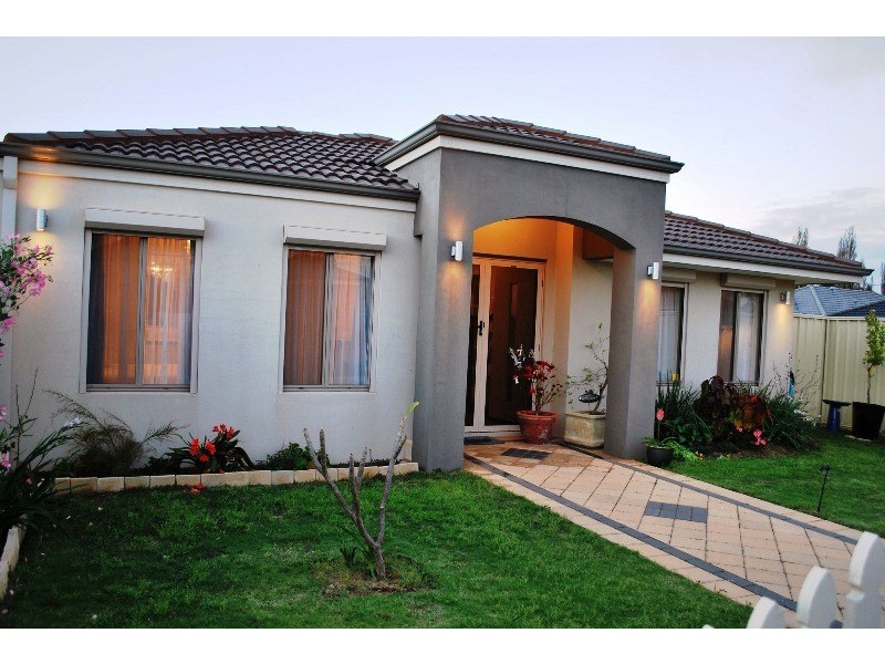 21 Landsdale Rd, Darch WA 6065