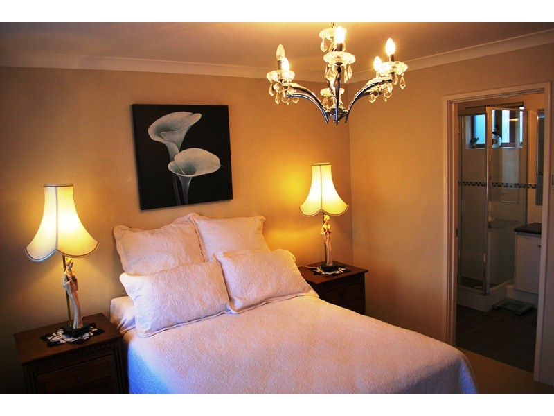 21 Landsdale Rd, Darch WA 6065