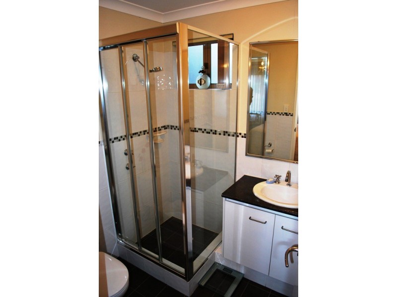 21 Landsdale Rd, Darch WA 6065