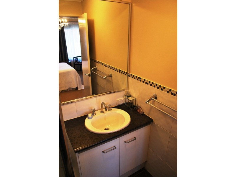 21 Landsdale Rd, Darch WA 6065