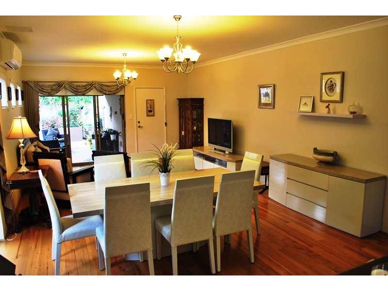 21 Landsdale Rd, Darch WA 6065