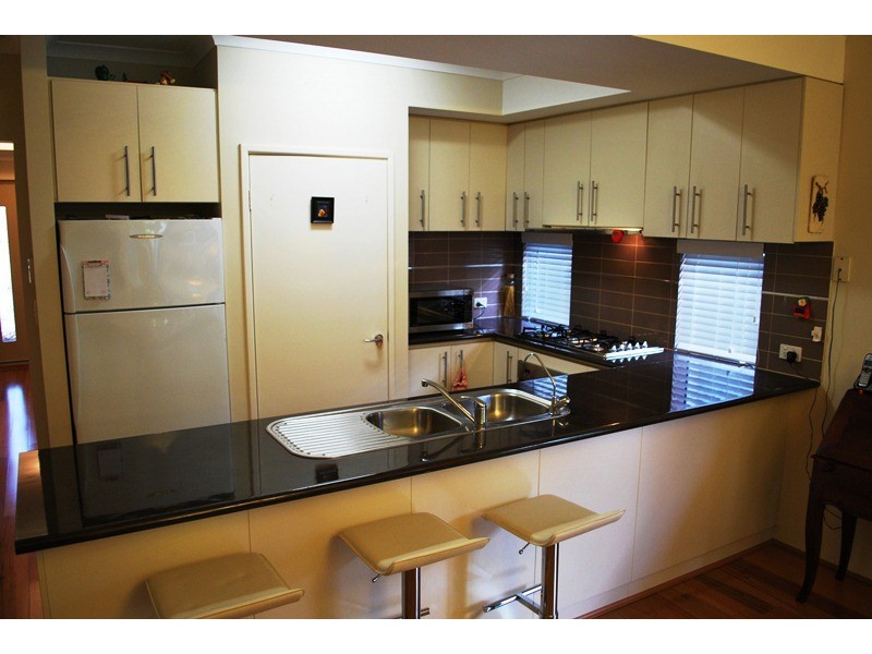 21 Landsdale Rd, Darch WA 6065