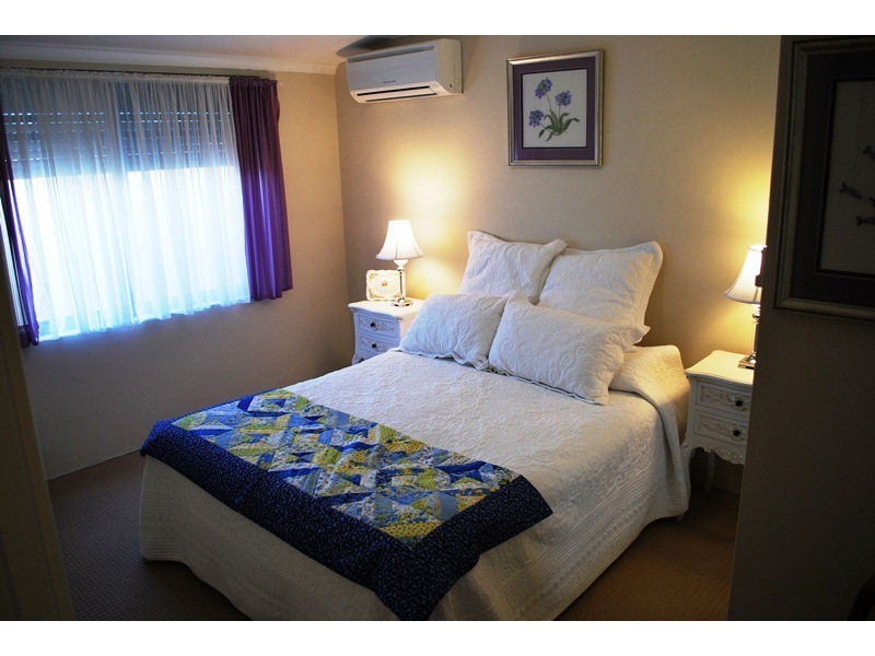 21 Landsdale Rd, Darch WA 6065