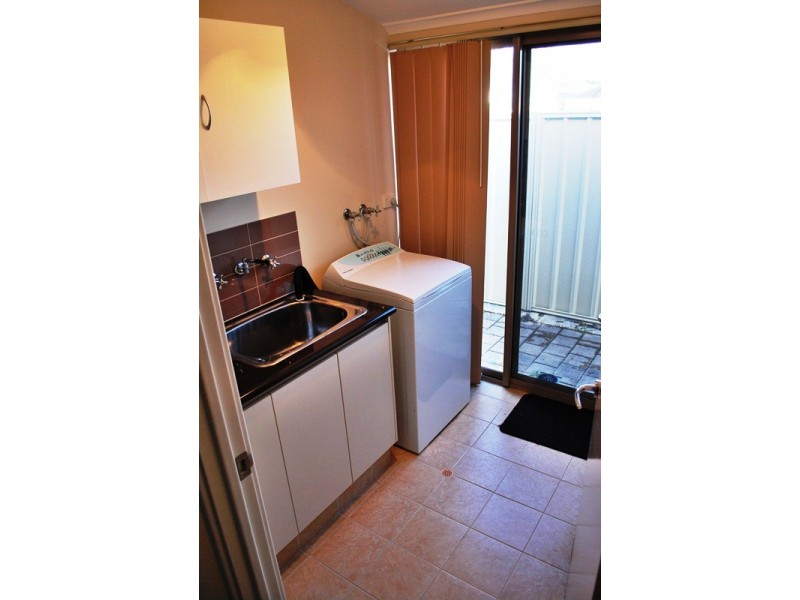 21 Landsdale Rd, Darch WA 6065