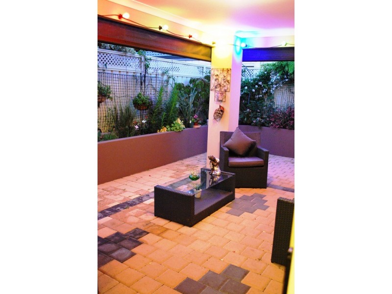 21 Landsdale Rd, Darch WA 6065