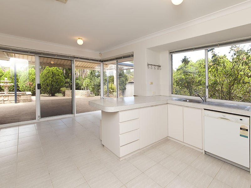 4 Dillon Rise, Yangebup WA 6164