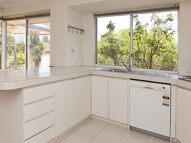 4 Dillon Rise, Yangebup WA 6164