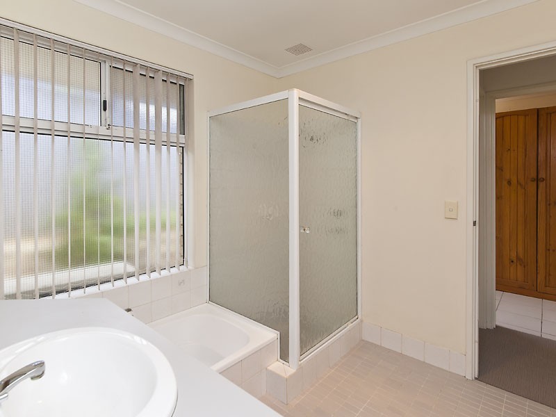 4 Dillon Rise, Yangebup WA 6164