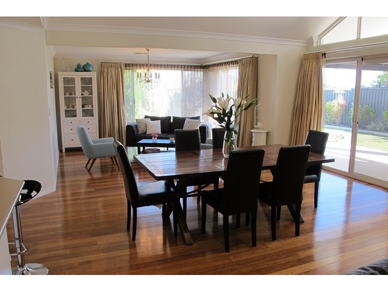 45 Flecker Promenade, Aveley WA 6069