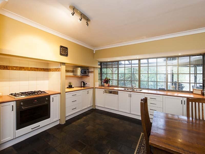 110 Canns Road, Bedfordale WA 6112