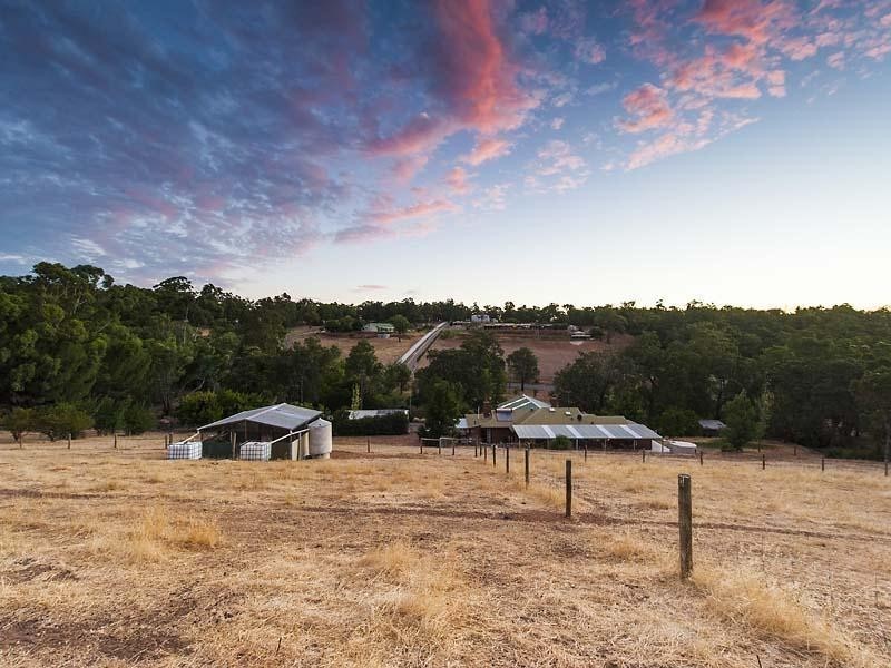 110 Canns Road, Bedfordale WA 6112