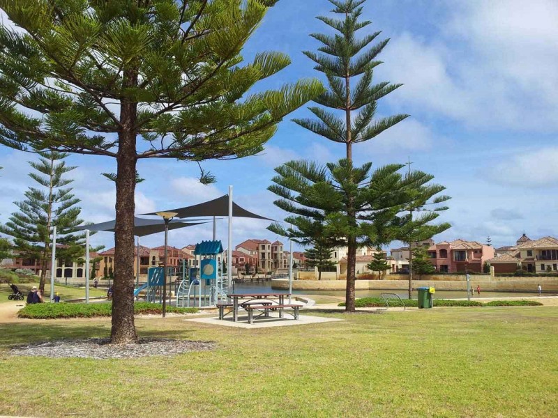 45 Batavia Avenue, Wannanup WA 6210