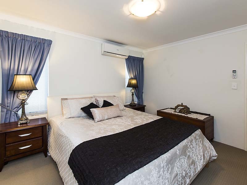 3/3 Mountain View, Kelmscott WA 6111