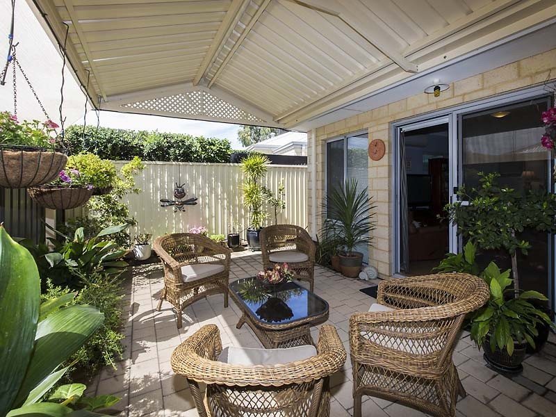 3/3 Mountain View, Kelmscott WA 6111