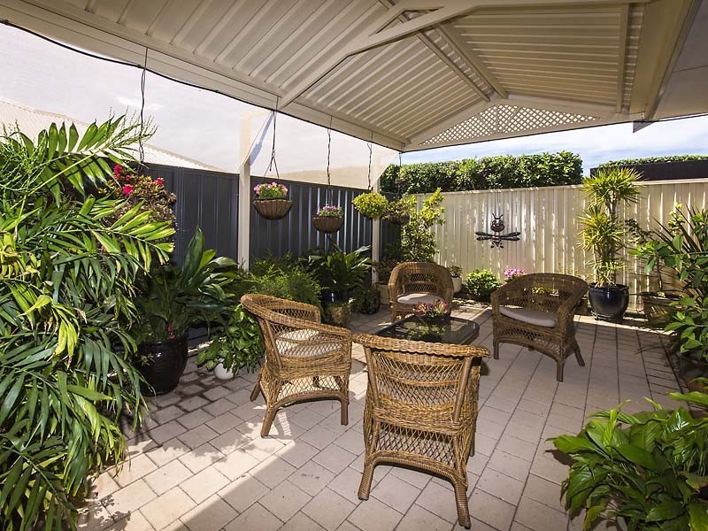 3/3 Mountain View, Kelmscott WA 6111