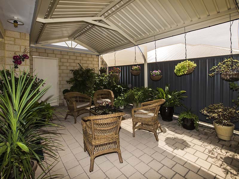 3/3 Mountain View, Kelmscott WA 6111