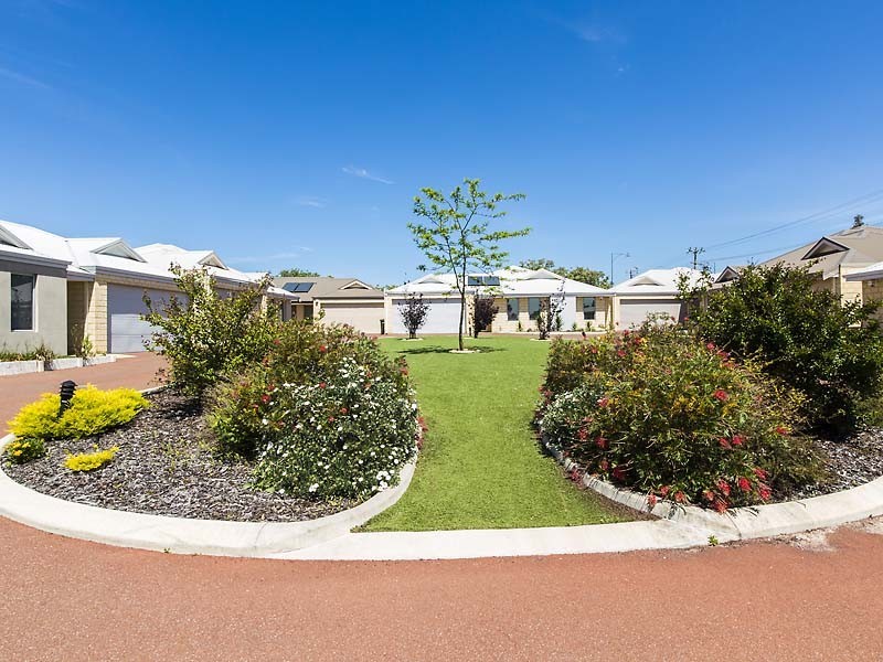 3/3 Mountain View, Kelmscott WA 6111