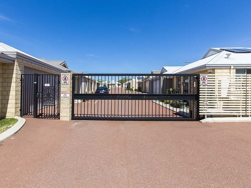 3/3 Mountain View, Kelmscott WA 6111