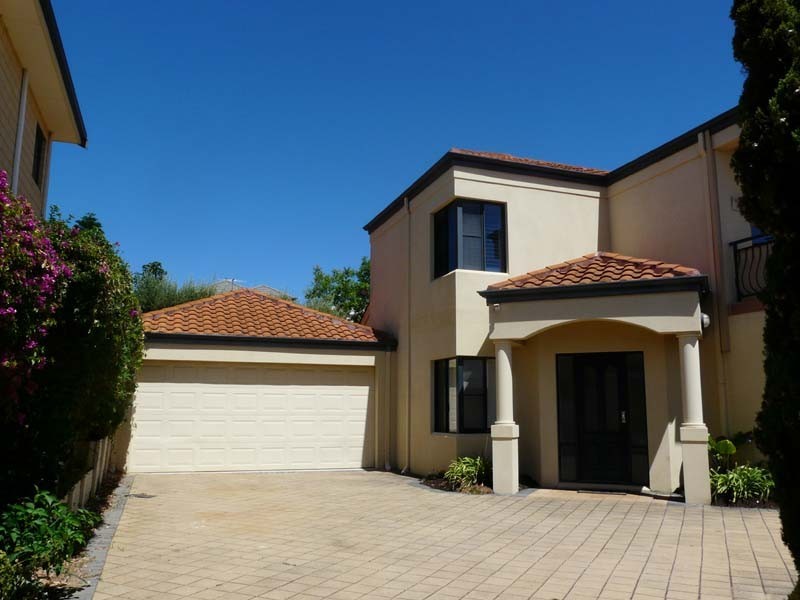 7 A SULMAN AVENUE, Salter Point WA 6152