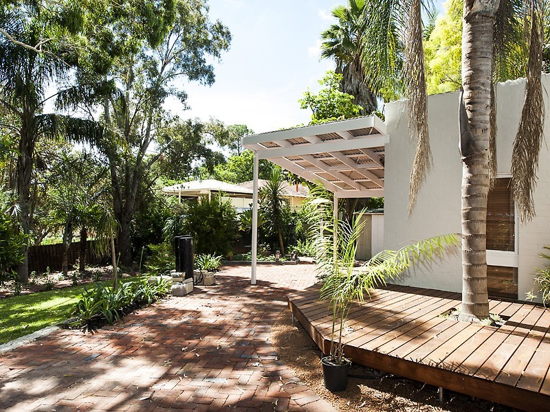 22 Stirling Close, Swan View WA 6056