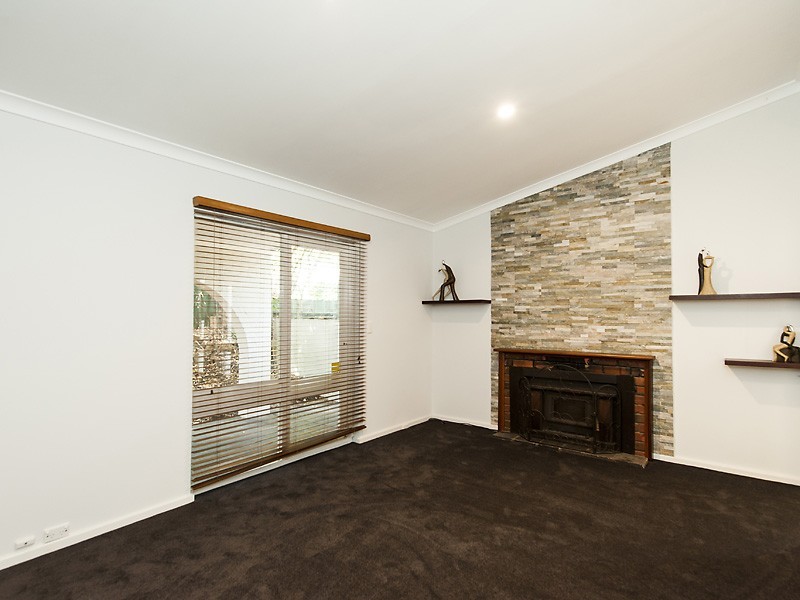 22 Stirling Close, Swan View WA 6056