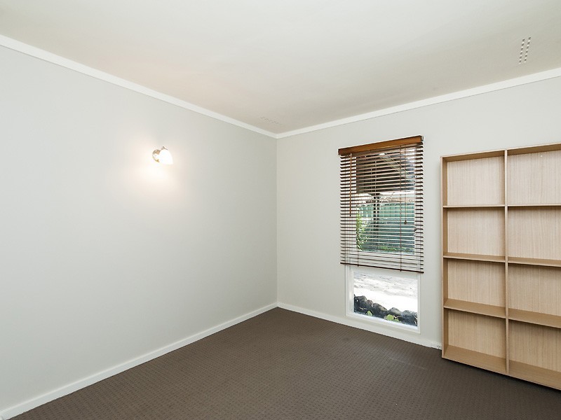 22 Stirling Close, Swan View WA 6056