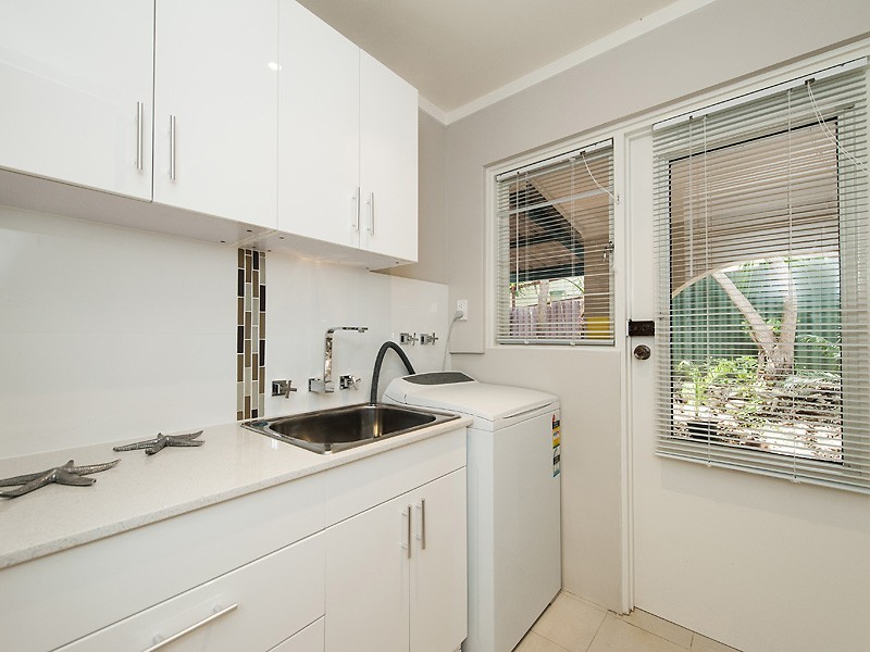 22 Stirling Close, Swan View WA 6056