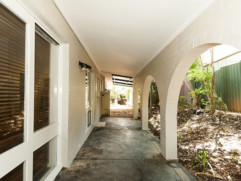 22 Stirling Close, Swan View WA 6056