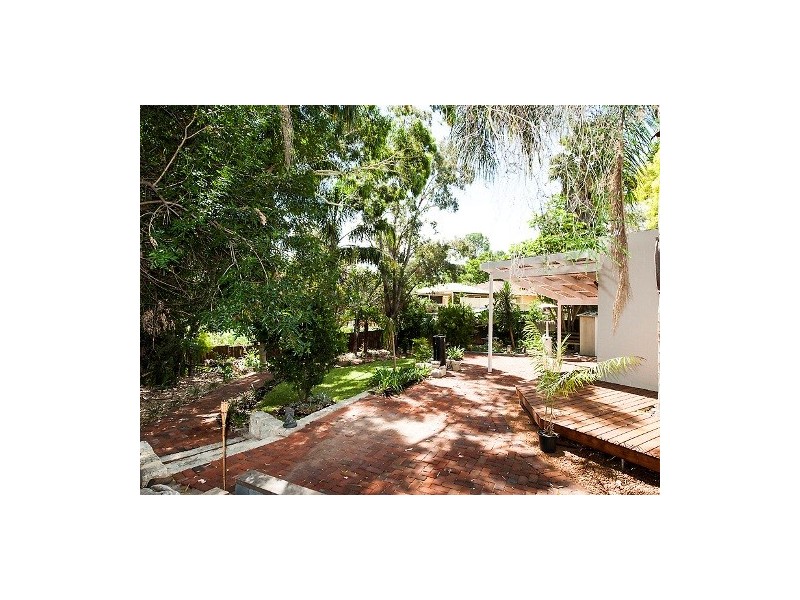 22 Stirling Close, Swan View WA 6056