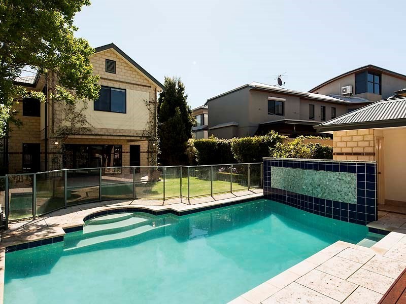 90 Reynolds Road, Mount Pleasant WA 6153