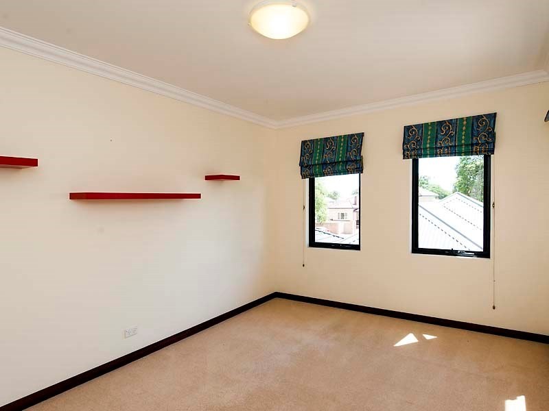 90 Reynolds Road, Mount Pleasant WA 6153