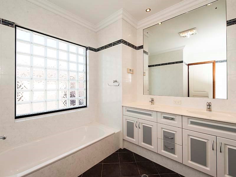 90 Reynolds Road, Mount Pleasant WA 6153