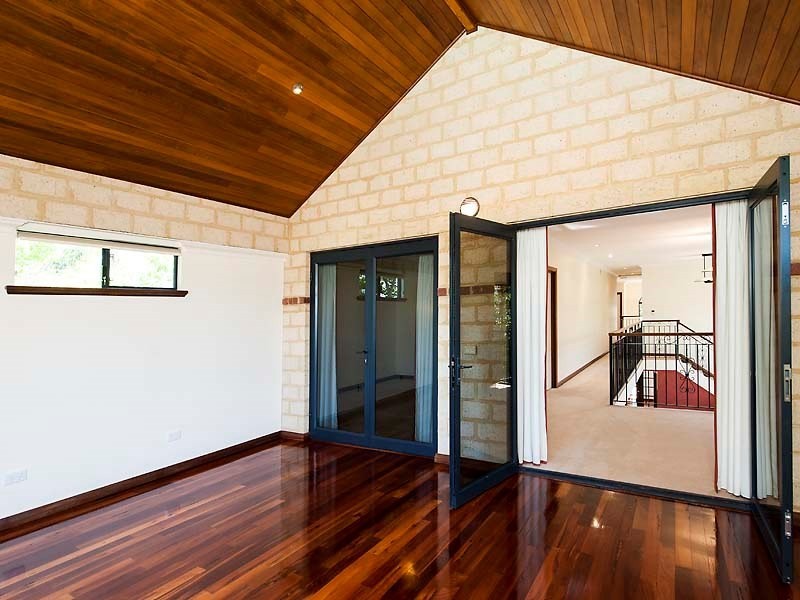 90 Reynolds Road, Mount Pleasant WA 6153