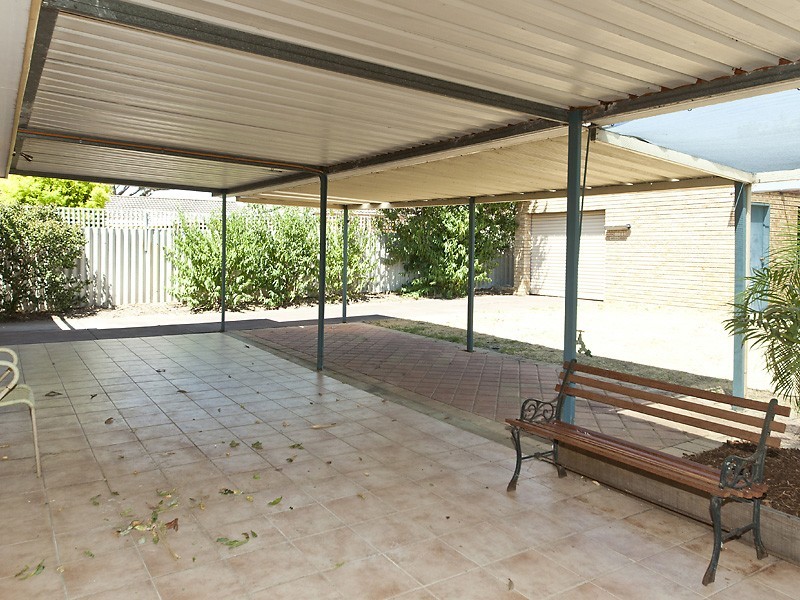 15 Ellison Drive, Langford WA 6147