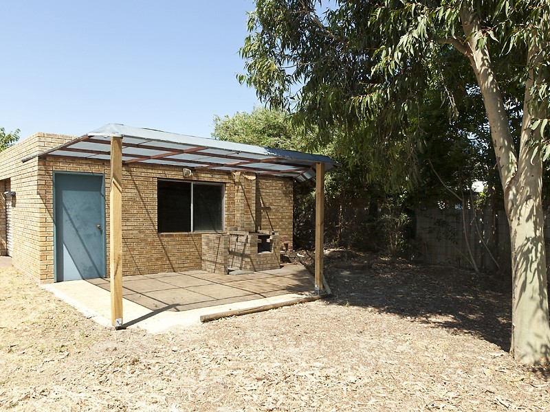 15 Ellison Drive, Langford WA 6147