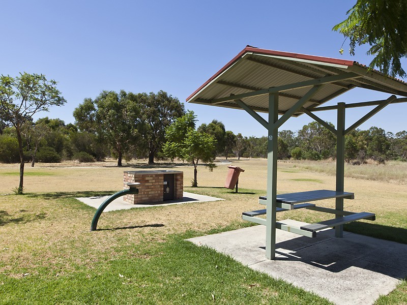 15 Ellison Drive, Langford WA 6147