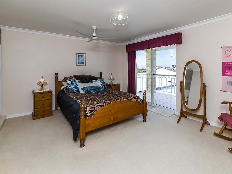 12 Batavia Avenue, Wannanup WA 6210