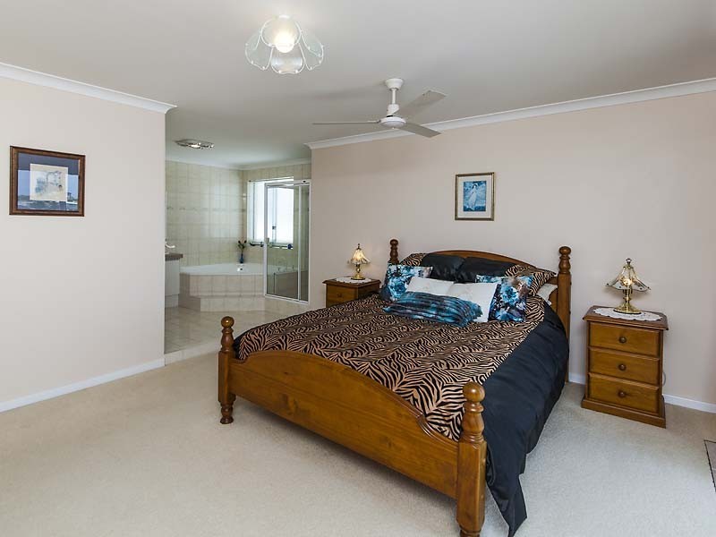 12 Batavia Avenue, Wannanup WA 6210