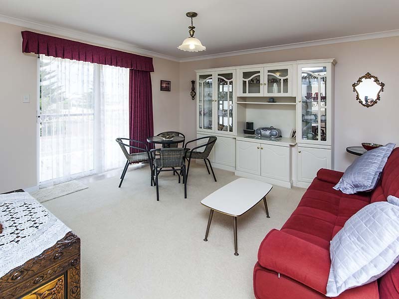 12 Batavia Avenue, Wannanup WA 6210