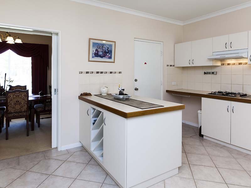 12 Batavia Avenue, Wannanup WA 6210