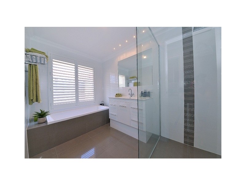 11 Halifax Boulevard, Mindarie WA 6030