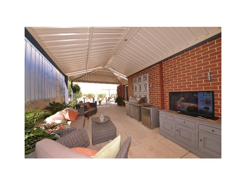 11 Halifax Boulevard, Mindarie WA 6030