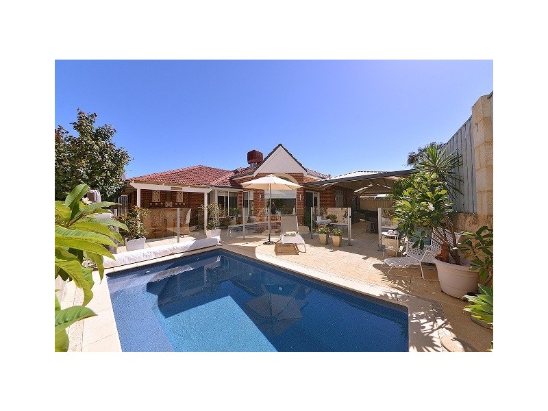 11 Halifax Boulevard, Mindarie WA 6030