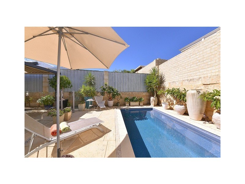 11 Halifax Boulevard, Mindarie WA 6030