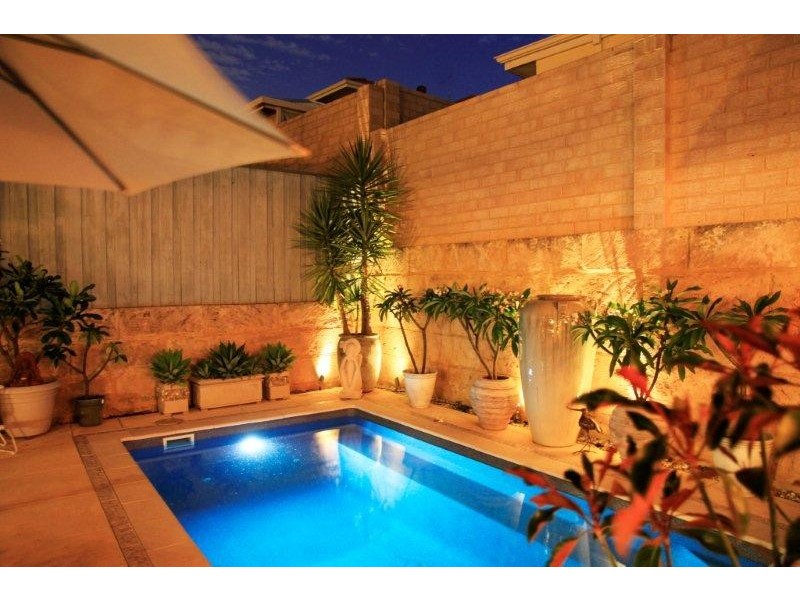 11 Halifax Boulevard, Mindarie WA 6030